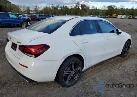 2021 Mercedes-Benz A 220 4Matic z USA, uszkodzony, nr VIN W1K3G4FB8MJ314249